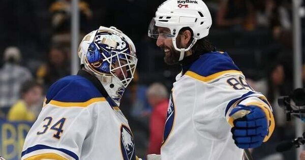 NHL roundup: Sabres win playoff series for first time in 19 years