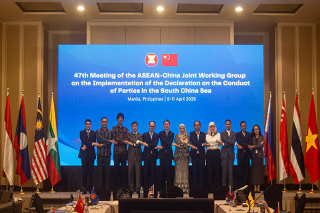 Philippines calls for adherence to South China Sea Arbitral Award at ASEAN-China negotiations