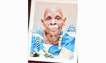 Jjajja wa Barbara Kaija omukung'aanya w'oku ntikko mu Vision Group nga bw'abadde afaanana Jjajja wa Barbara Kaija omukung'aanya w'oku ntikko mu Vision Group nga bw'abadde afaanana