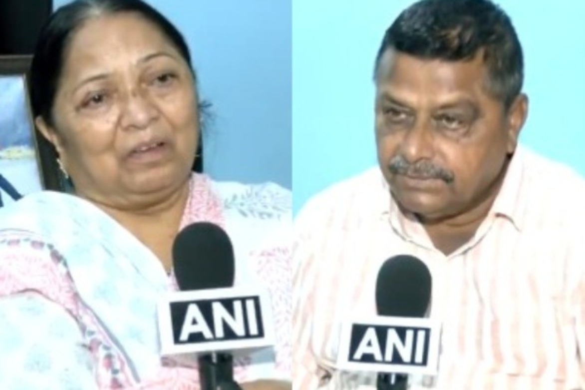 Gujarat: Parents of Air India flight crash victim demand investigation into incident