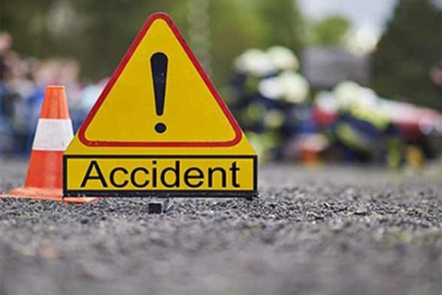 UP: 2 killed, 35 injured after bus skidded off Agra-Lucknow Expressway