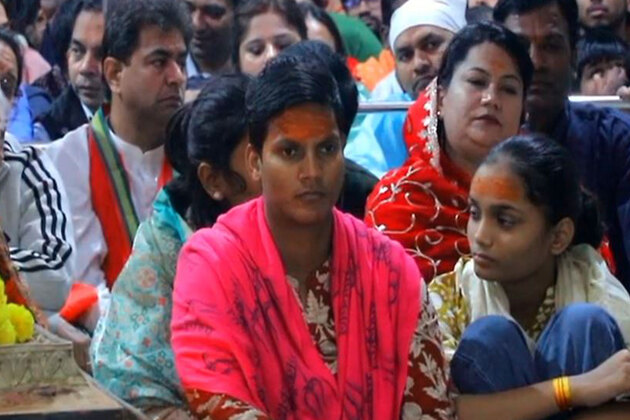 Star India all-rounder Deepti Sharma visits Shree Mahakaleshwar Temple