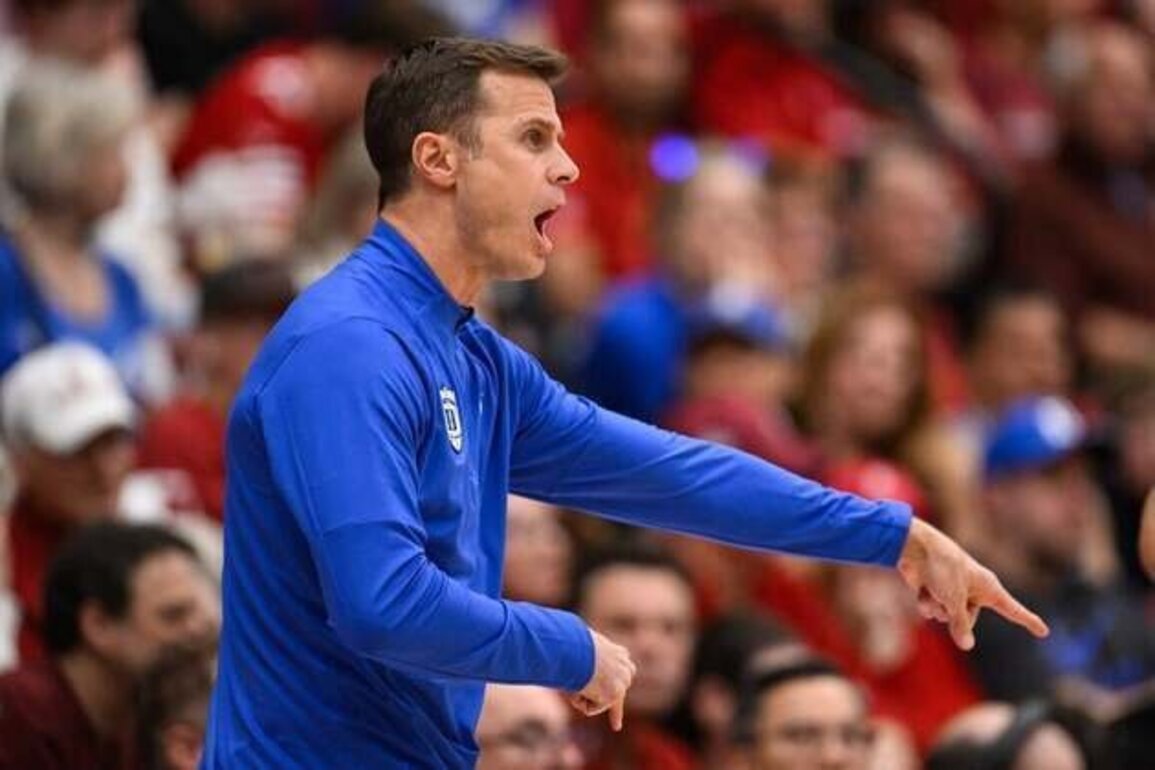 Cameron Boozer, No. 6 Duke dominate Stanford on road