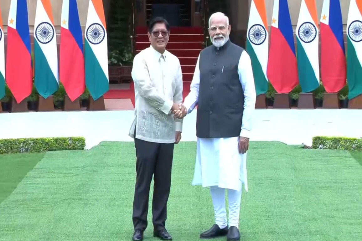 Philippines President holds talks with PM Modi at Hyderabad House