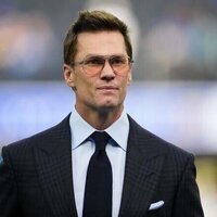 Tom Brady reverses course, sends support to Patriots