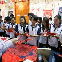 Chinese paper art comes alive in Myanmar's Yangon