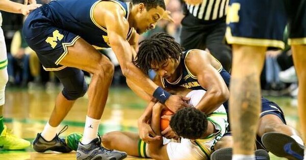 Oregon continues to flail , lose by double - digits to No . 4 Michigan