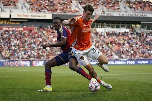 Real Salt Lake blank Dynamo, improve to 6-1-0 at home