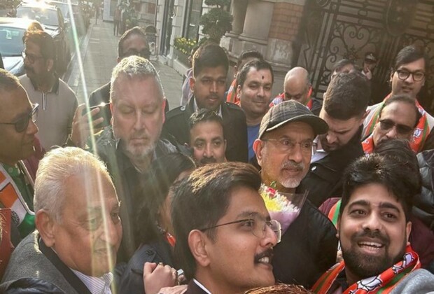 UK: Jaishankar greeted by well-wishers during morning walk