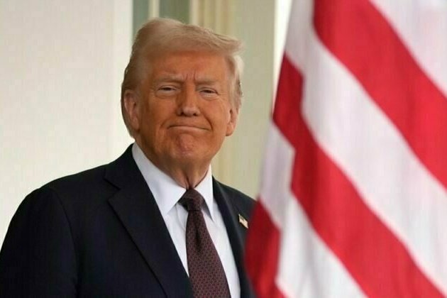 Trump signs order designating English official US language