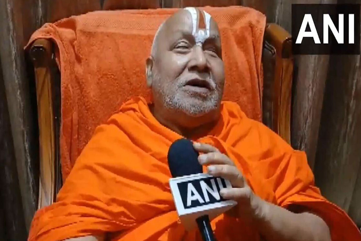 "Why are Hindus migrating from Sambhal": Spiritual leader Jagadguru Rambhadracharya reiterates his 'Western UP is like a mini Pakistan' remark