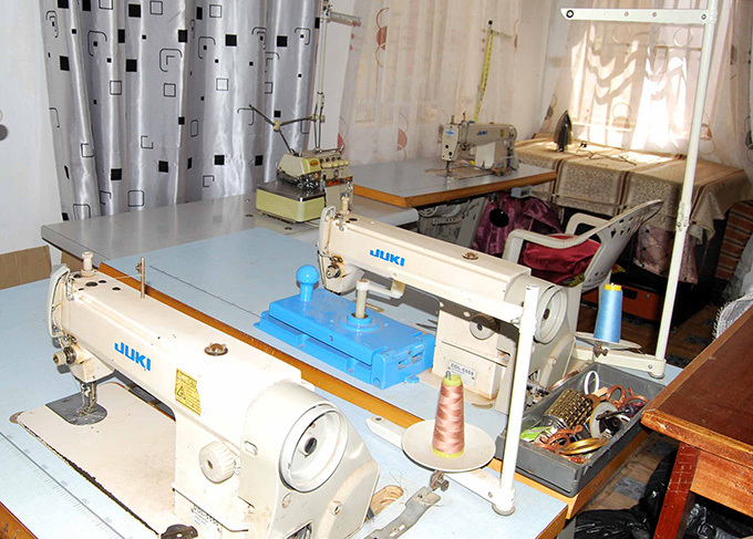  ou can also acquire a sewing machine and design your own curtains