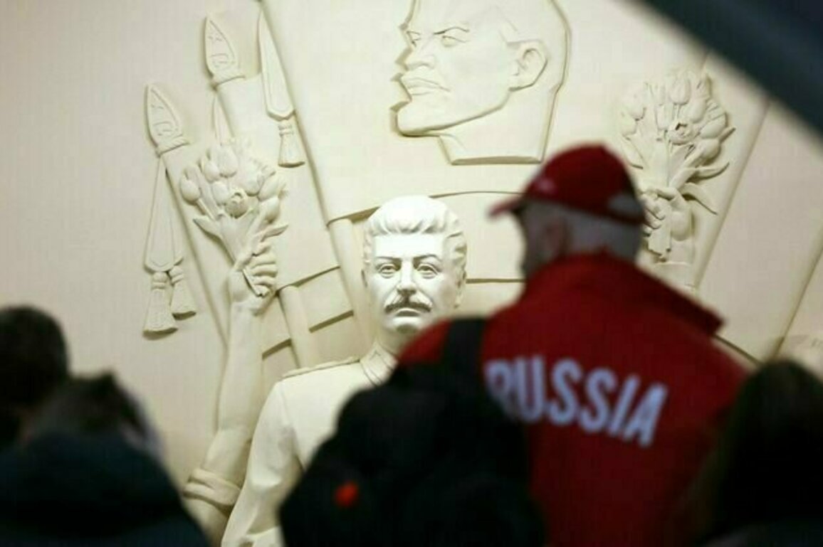 Why is Stalin back in the Moscow metro?