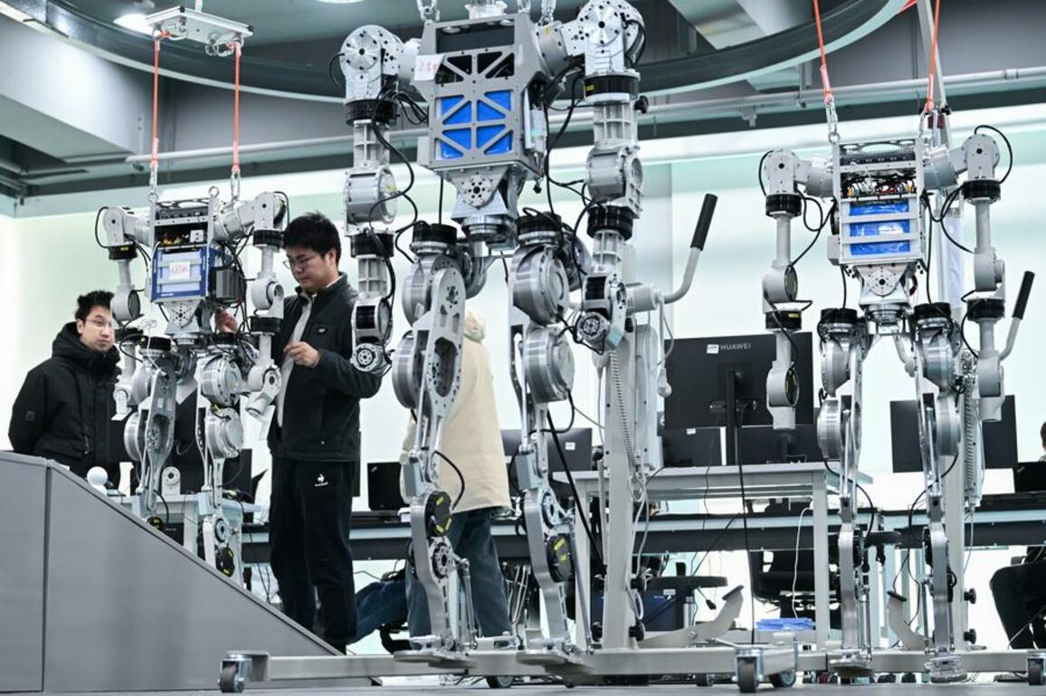 Update: China's industrial profits down 0.3 pct in first two months