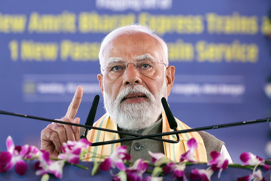 "Paltano dorkar": PM Modi says West Bengal is ready to bid farewell to TMC's "mega-Jungle Raj"