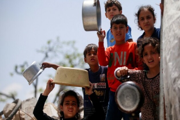"Urgent we get that assistance distributed": UN as supply trucks enter Gaza after weeks of blockade