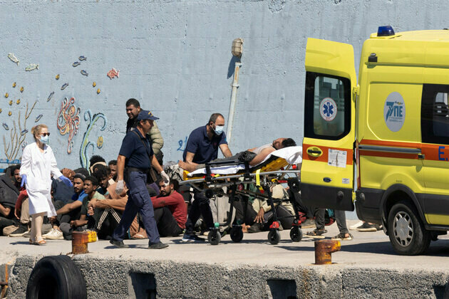 Greece rescues hundreds of migrants off Gavdos, Crete islands