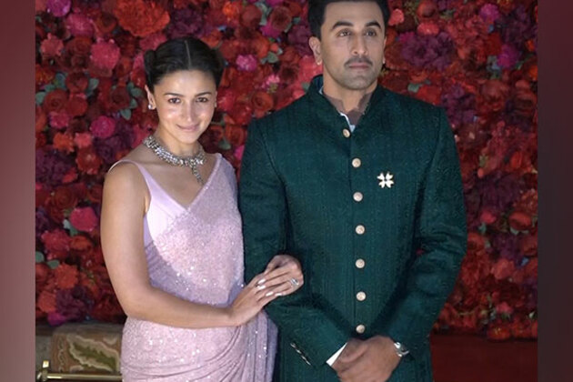 Ranbir Kapoor-Alia Bhatt make a stylish entry at Aadar Jain-Alekha Advani's wedding