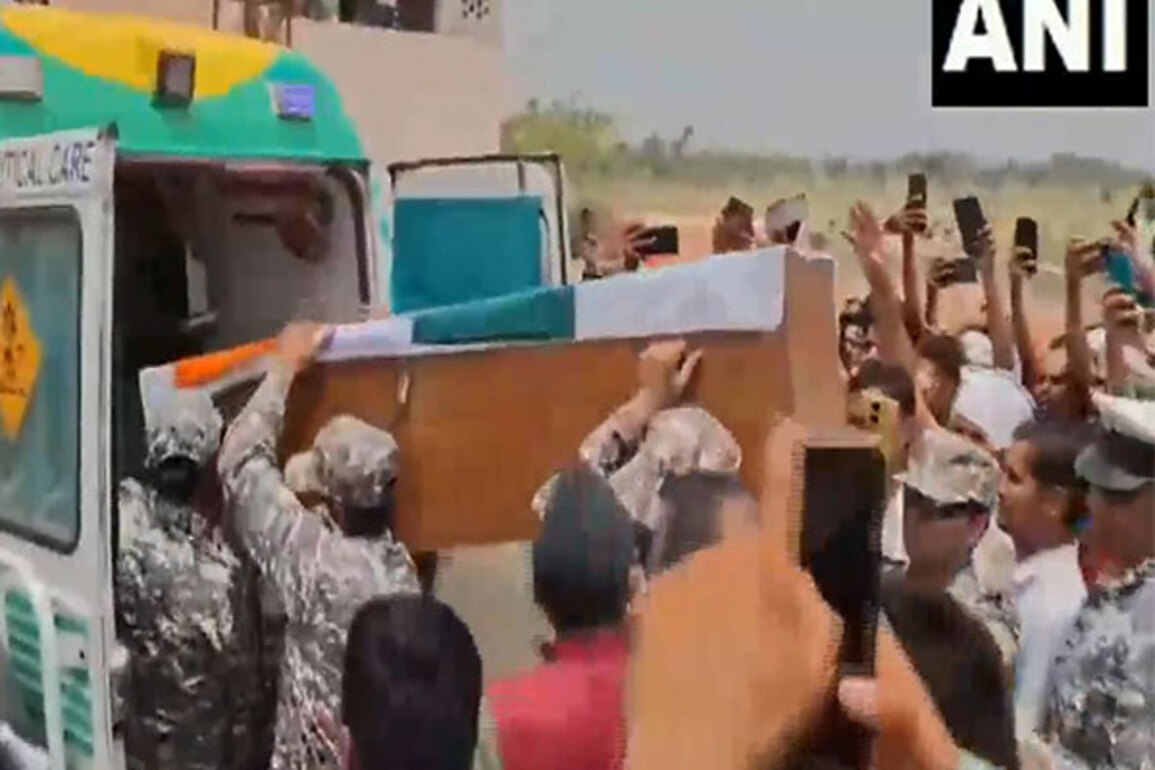 Rajasthan: Mortal remains of Sergeant Surendra Moga brought home, daughter vows to avenge