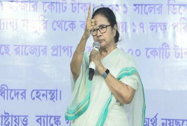 "Can sit on dharna near PM House, if needed": Mamata claims Centre sitting on people's money