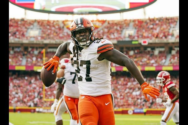 Browns coach: RB Kareem Hunt will play Sunday