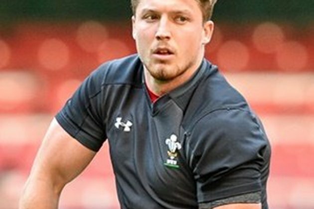 Wales international one of six to leave Dragons