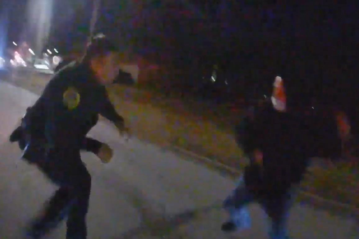 BWC- Man lunges at Iowa officers with screwdriver before fatal OIS