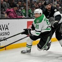 Jason Robertson powers Stars past Kings