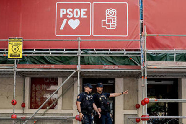Spanish police raid ruling party following graft allegations