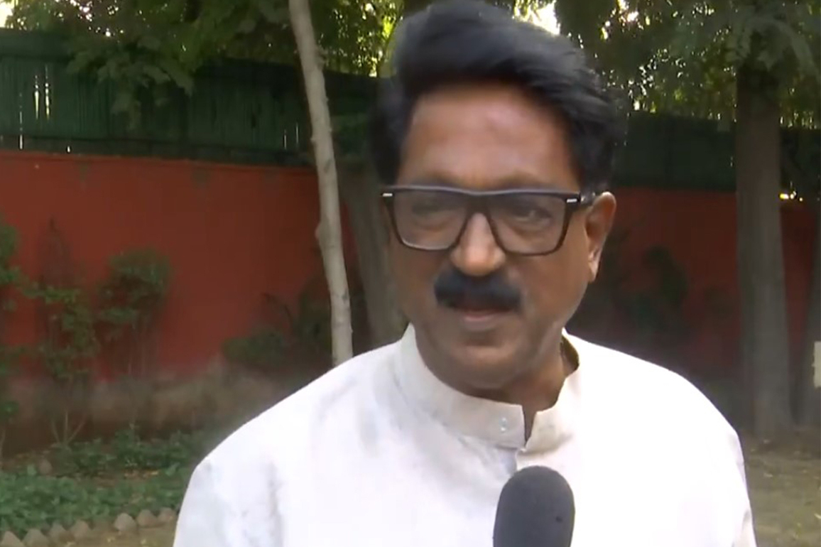 "IndiGo management is crooked, government to blame": Sena UBT MP Arvind Sawant