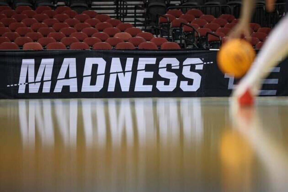 One team from each seed line with best chance of advancing in tournament