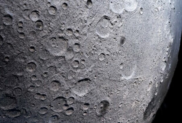 China reaches dark side of the Moon