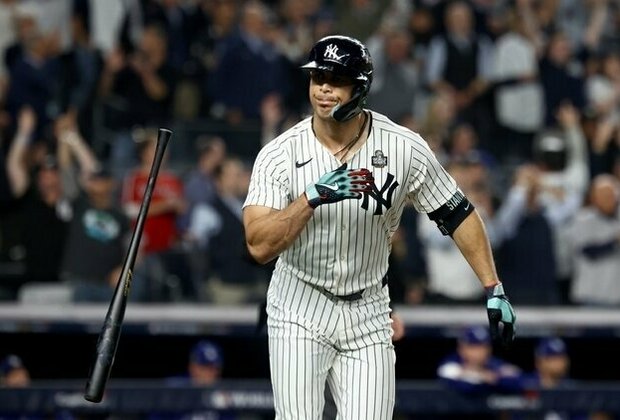 Yanks' Giancarlo Stanton gets more injections; Luis Gil out 3 months