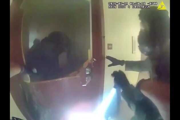 Bodycam shows Thurston County SWAT team, K-9 apprehend suspect after chainsaw breach