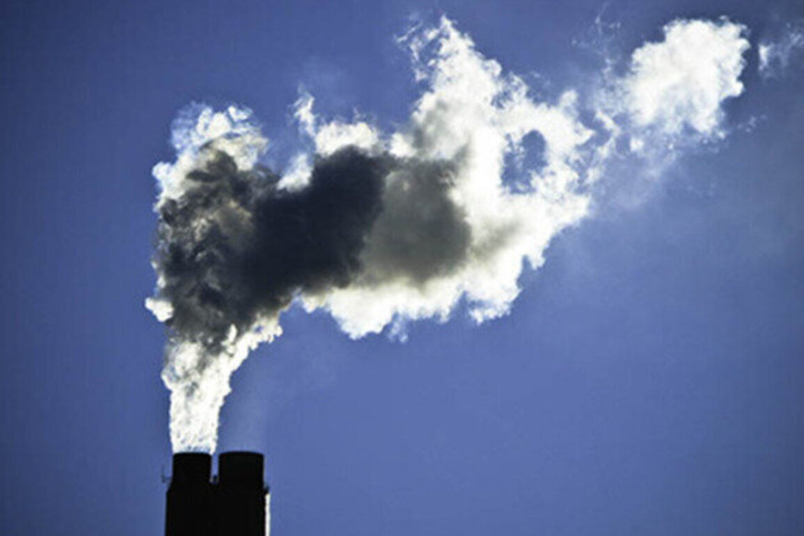 Polling Shows Support for Faster Industrial Carbon Pricing, Opposition to New Pipeline Subsidies