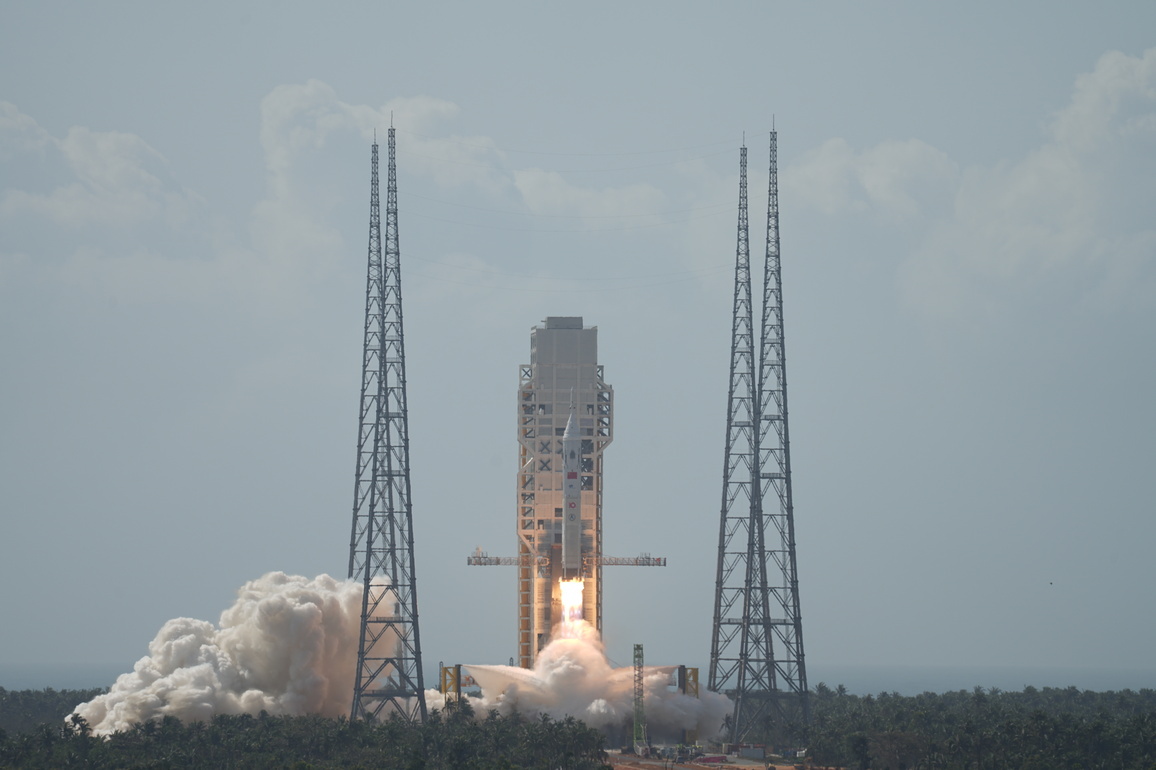 Photo Flash | China successfully conducts low-altitude flight test for Long March-10 rocket and maximum dynamic pressure abort flight test for crewed spaceship system Mengzhou
