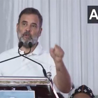 Rahul Gandhi pays tribute to former Kerala CM, Oommen Chandy