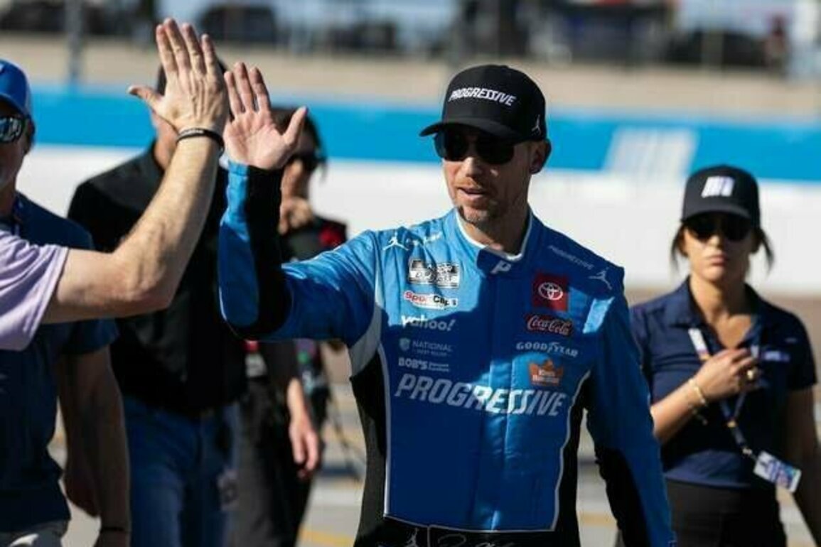 Denny Hamlin earns pole for NASCAR's Championship Race