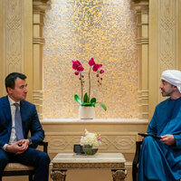 Abdullah bin Zayed meets Uzbek Deputy PM on sidelines of Abu Dhabi Sustainability Week