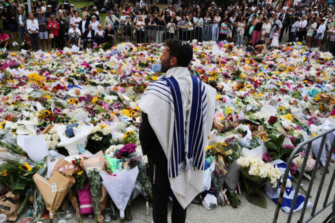 Alleged Bondi Beach gunman chargedwith 59 offences, including terror