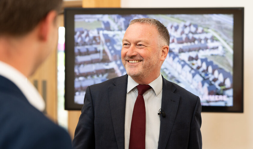 Housing, communities and local government secretary Steve Reed visited the Linmere development in Houghton Regis © Ministry of Housing, Communities and Local Government
