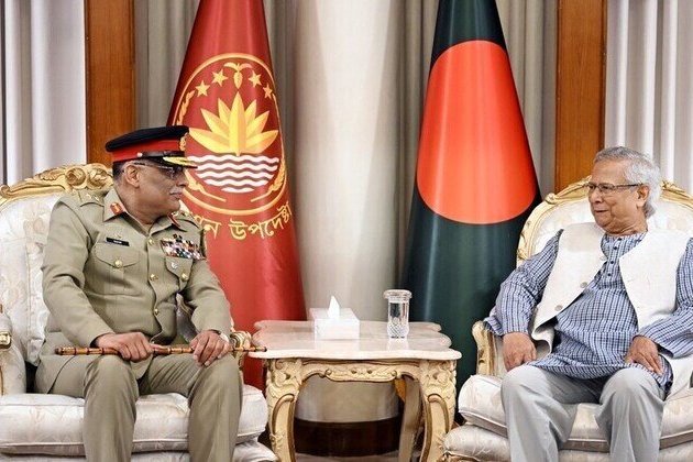 Pakistan and Bangladesh discuss expanding trade and defense ties
