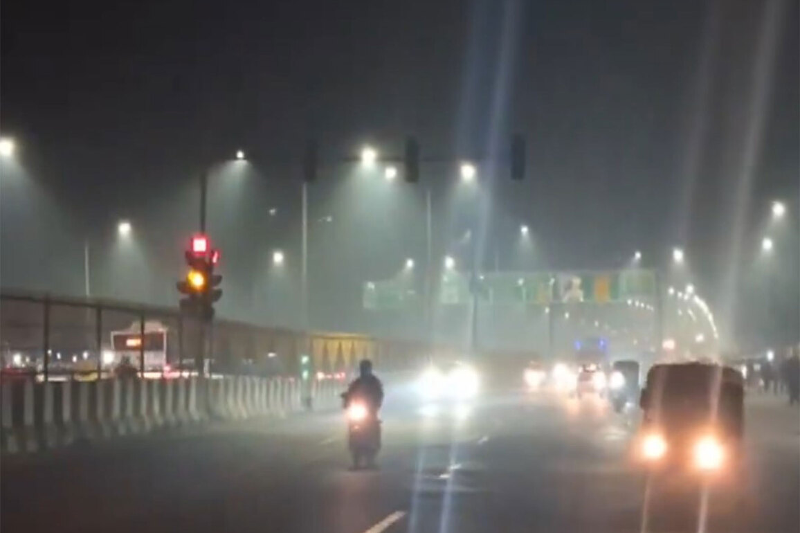 Delhi air quality worsens as AQI slips into severe category, several areas cross 400 mark