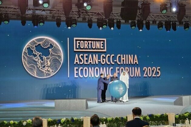 Thani Al Zeyoudi participates in inaugural ASEAN-GCC-China Economic Forum in Kuala Lumpur, Malaysia