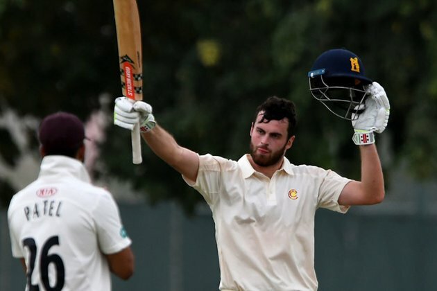 Dom Sibley stars again as Warwickshire chase down Notts