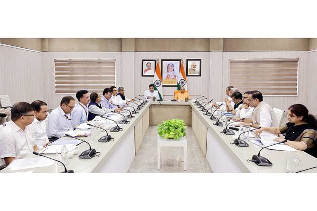 World-class road connectivity in Uttar Pradesh is our priority: Nitin Gadkari