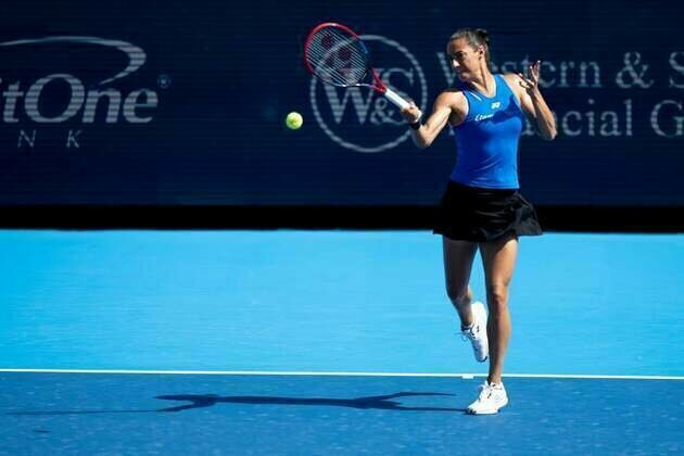 Caroline Garcia among three-set winners in Cincinnati
