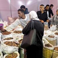Egyptians flock to gov't-backed Ramadan fairs for relief amid cooling inflation