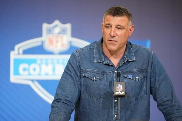 Patriots coach Mike Vrabel chides own decisions in addressing Russini fallout