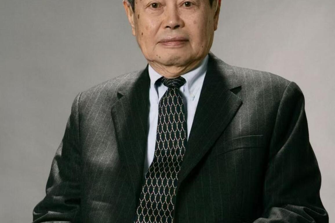Chinese people pay tribute to late Nobel laureate Chen Ning Yang